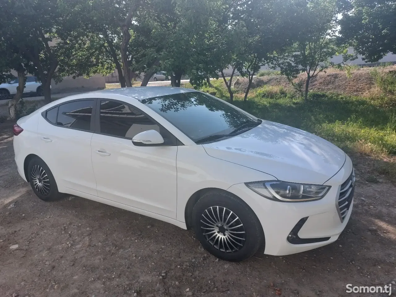 Hyundai Avante 2017 · 1.6 AT