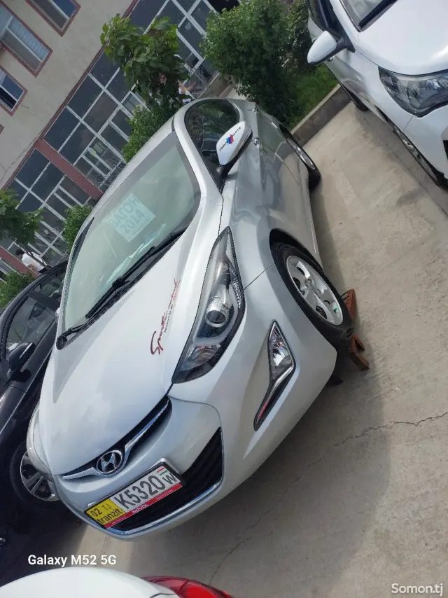 Hyundai Avante 2014 · 1.6 AT