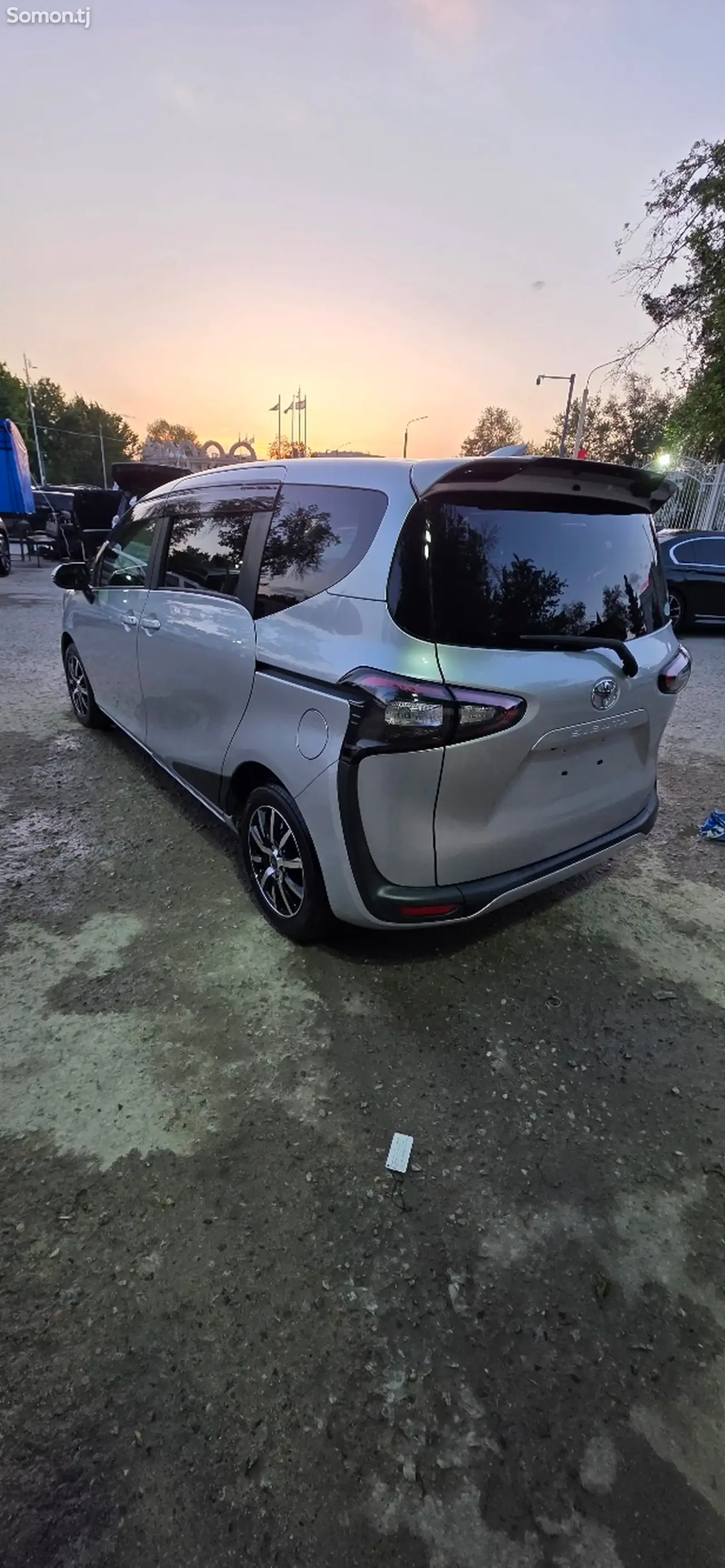 Toyota Sienta 2016 · 1.5 CVT