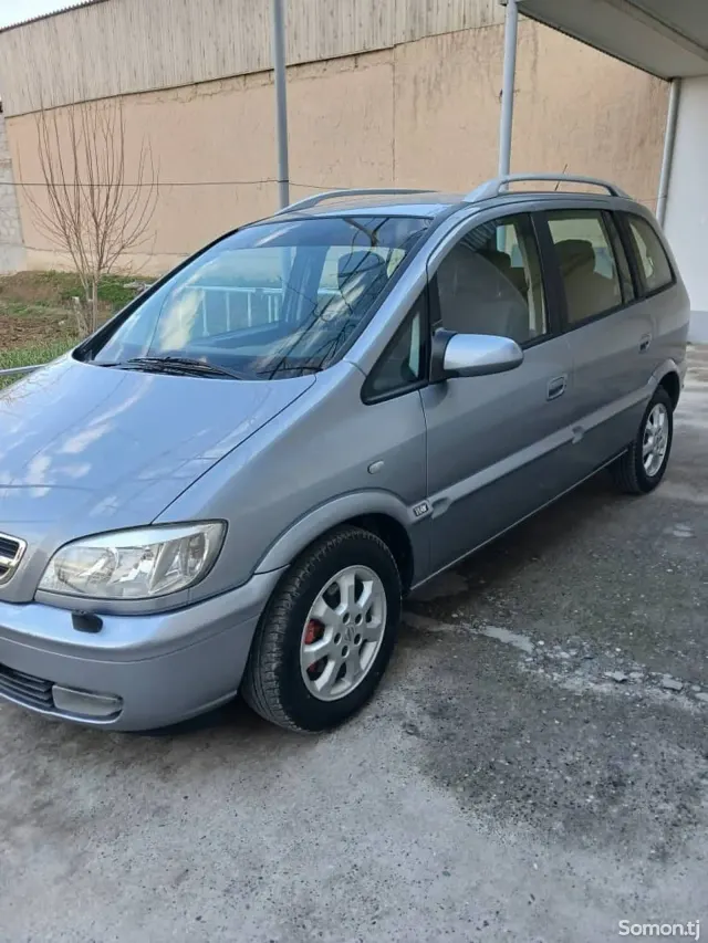 Opel Zafira 2003 · 1.8 MT