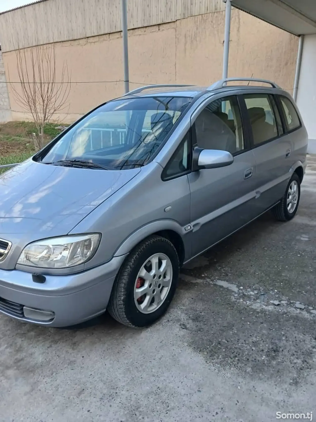 Opel Zafira 2003 · 1.8 MT