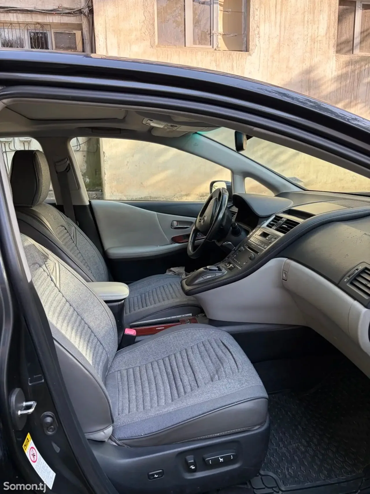 Lexus HS series 2010 · 2.5 AT