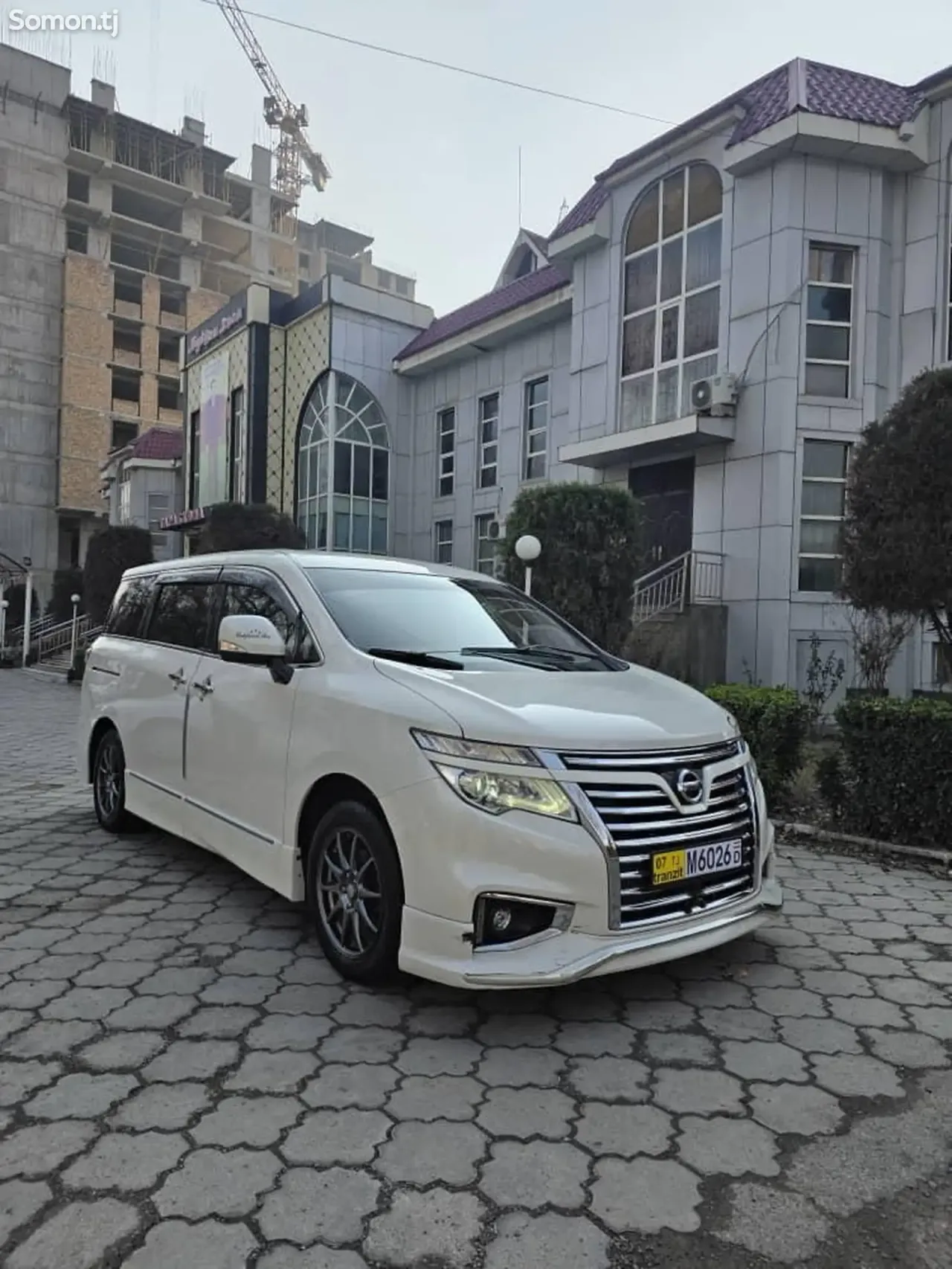 Nissan Elgrand 2015 · 2.5 AT