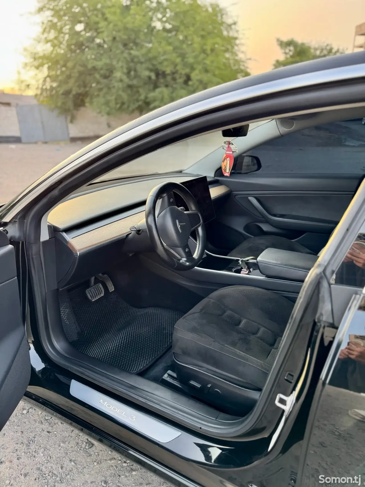 Tesla Model 3 2019 · AMT