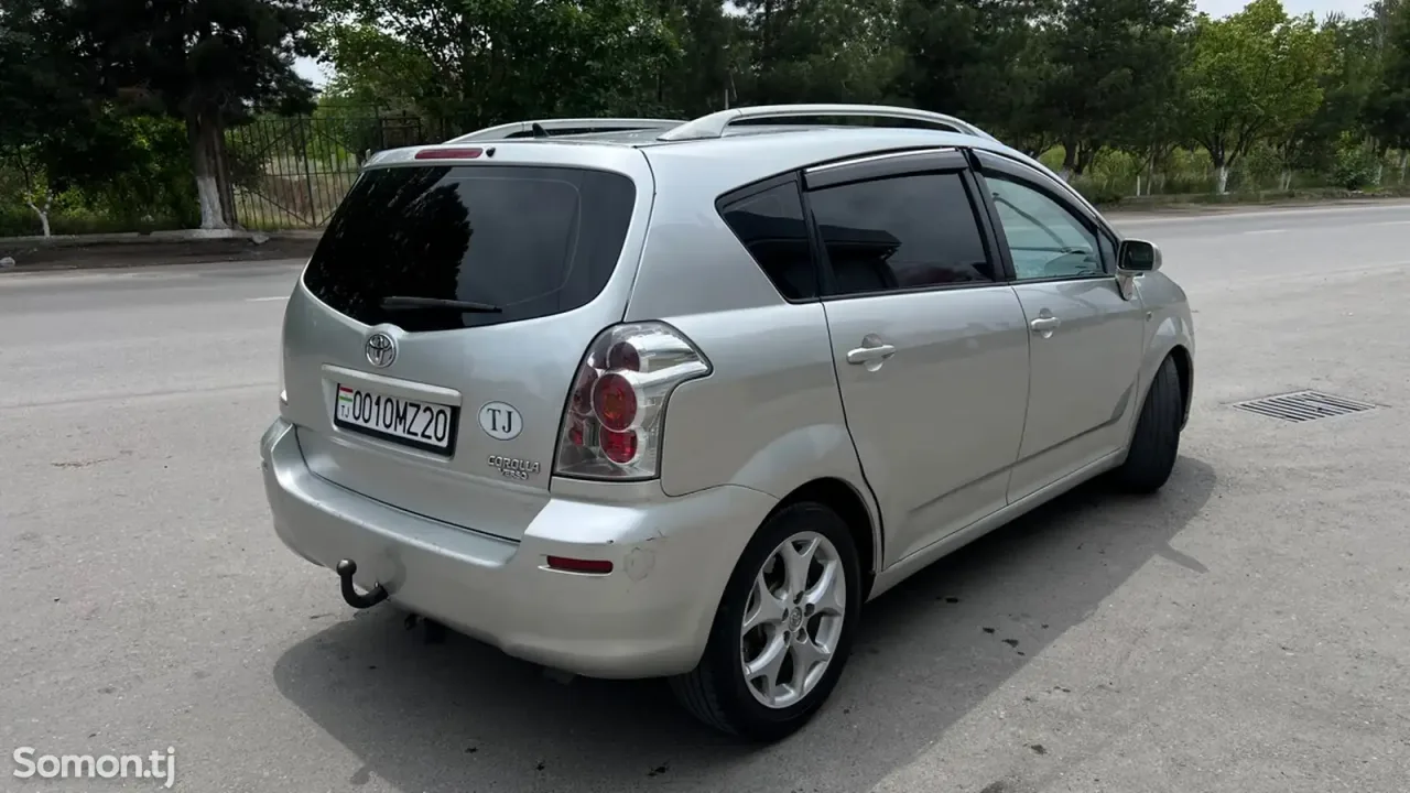 Toyota Corolla Verso 2006 · 2.2 MT