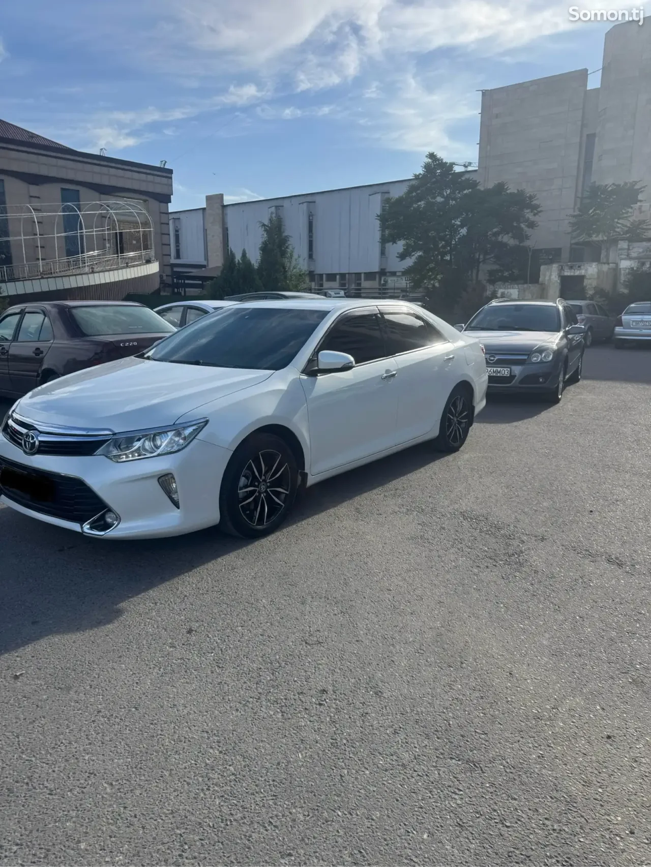 Toyota Camry 2015 · 2.5 AT