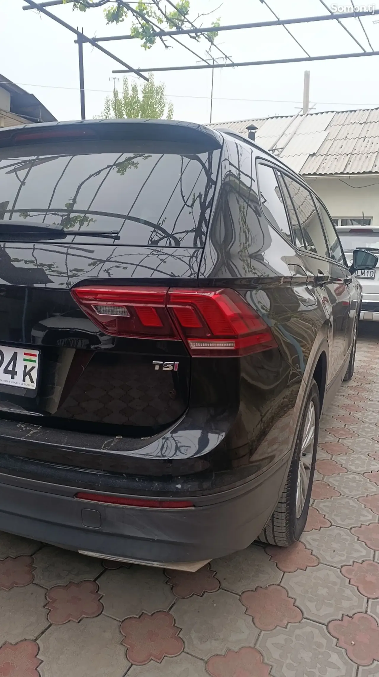 Volkswagen Tiguan 2018 · 2.0 AT