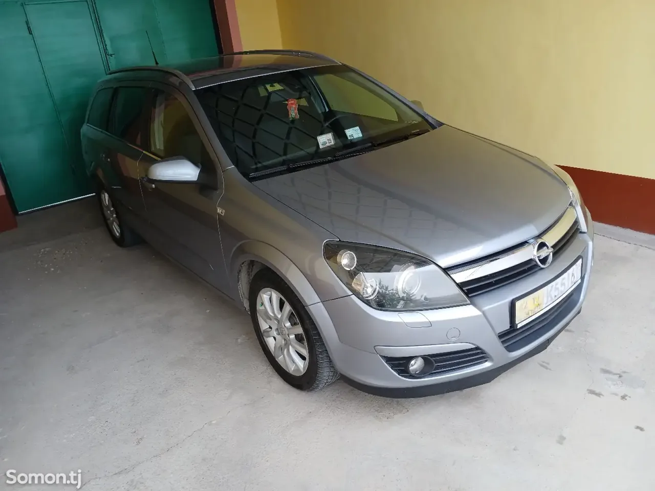 Opel Astra H 2006 · 1.6 MT