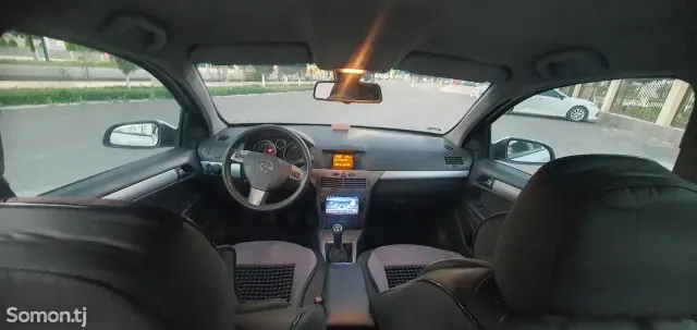 Opel Astra H 2007 · 1.6 MT