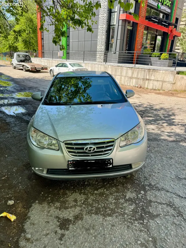 Hyundai Avante 2009 · 1.6 AT