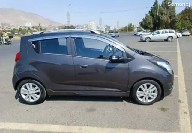 Chevrolet Spark 2014 · 1.1 AT