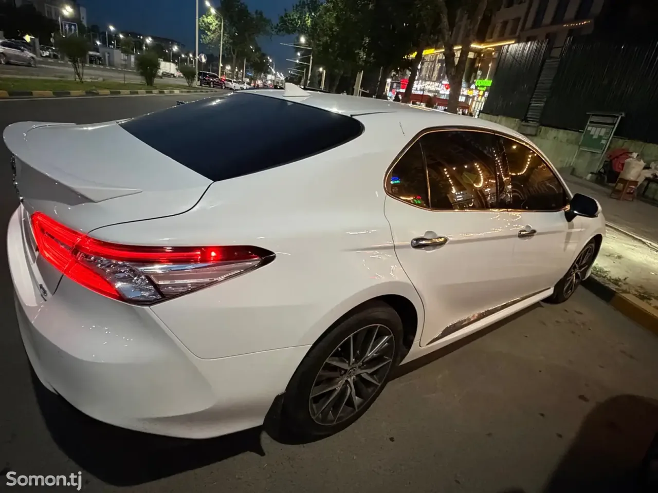 Toyota Camry 2021 · 3.5 AT