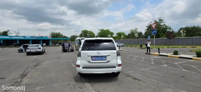 Lexus GX series 2015 · 4.6 AT