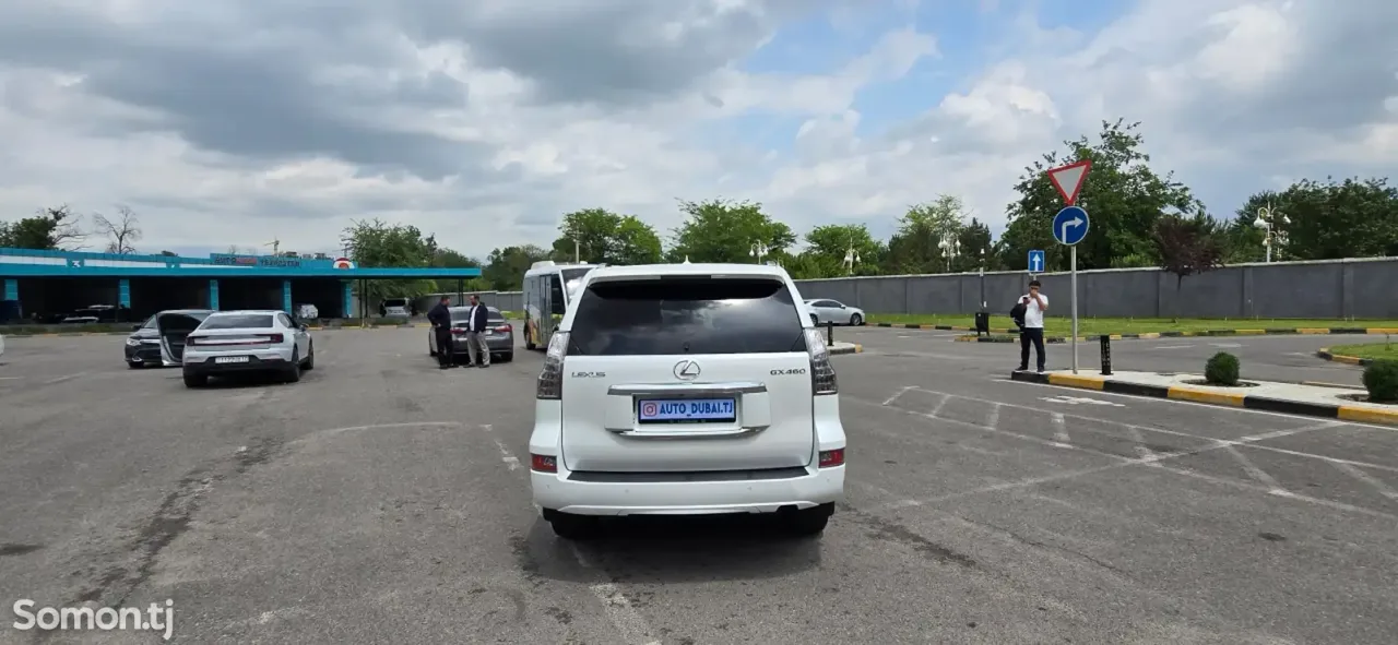 Lexus GX series 2015 · 4.6 AT