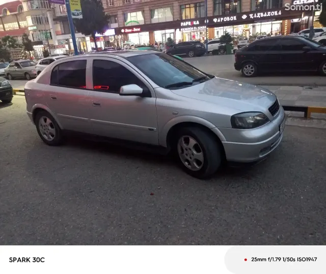 Opel Astra G 1998 · 1.8 AT
