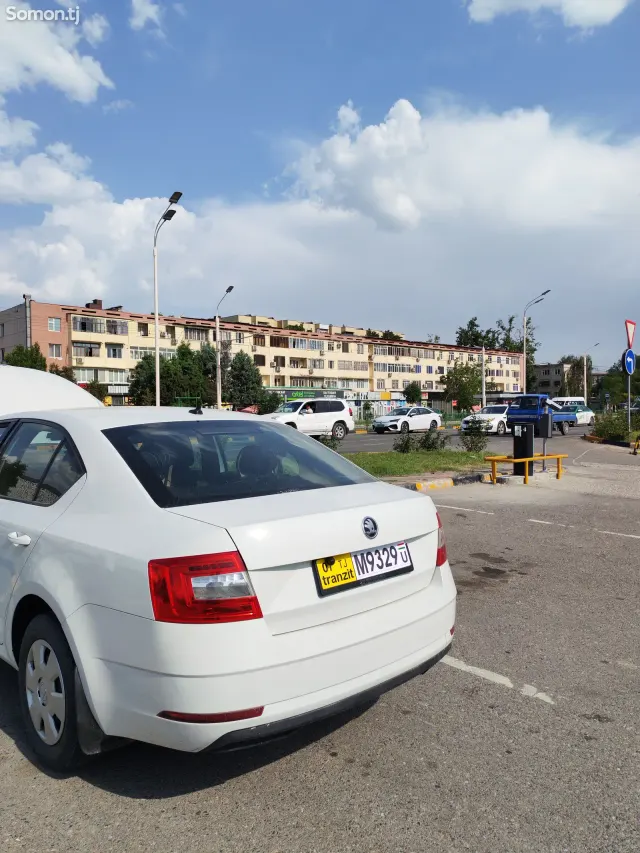 Skoda Octavia 2020 · 1.6 AT