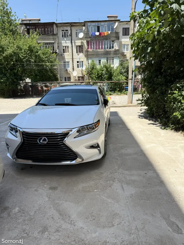 Lexus ES series 2017 · 3.0 AT