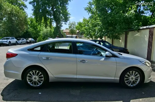 Hyundai Sonata 2015 · 2.0 AT