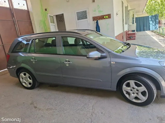 Opel Astra H 2006 · 1.6 MT