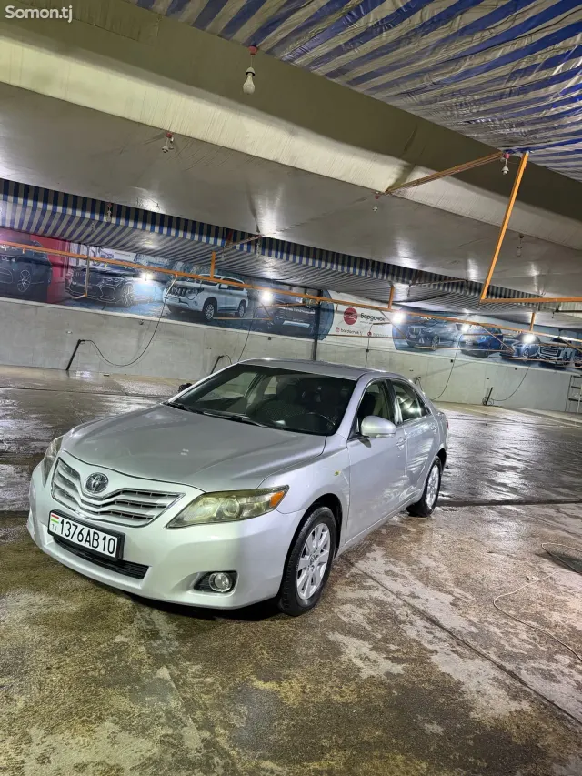 Toyota Camry 2008 · 2.4 AT