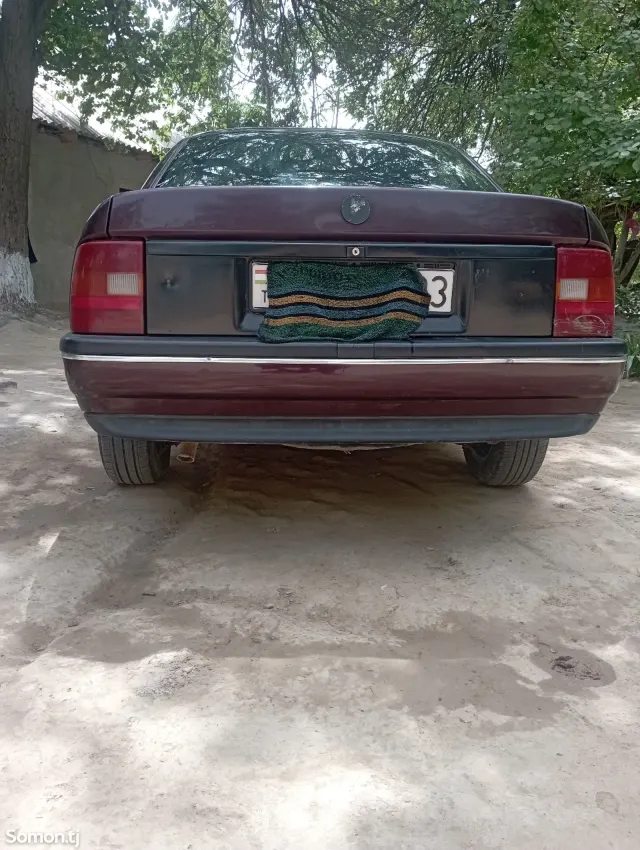 Opel Vectra A 1992 · 1.8 MT