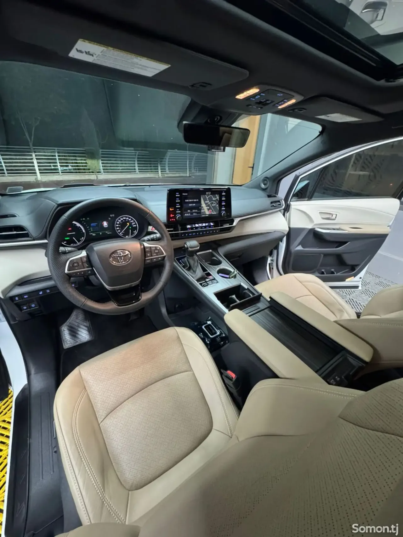 Toyota Sienna 2024 · 2.5 AT