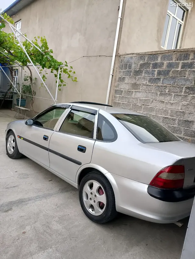 Opel Vectra B 1997 · 1.6 MT