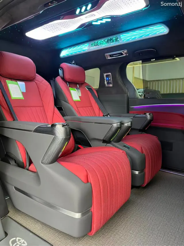 Toyota Granvia 2025 · 2.5 AT
