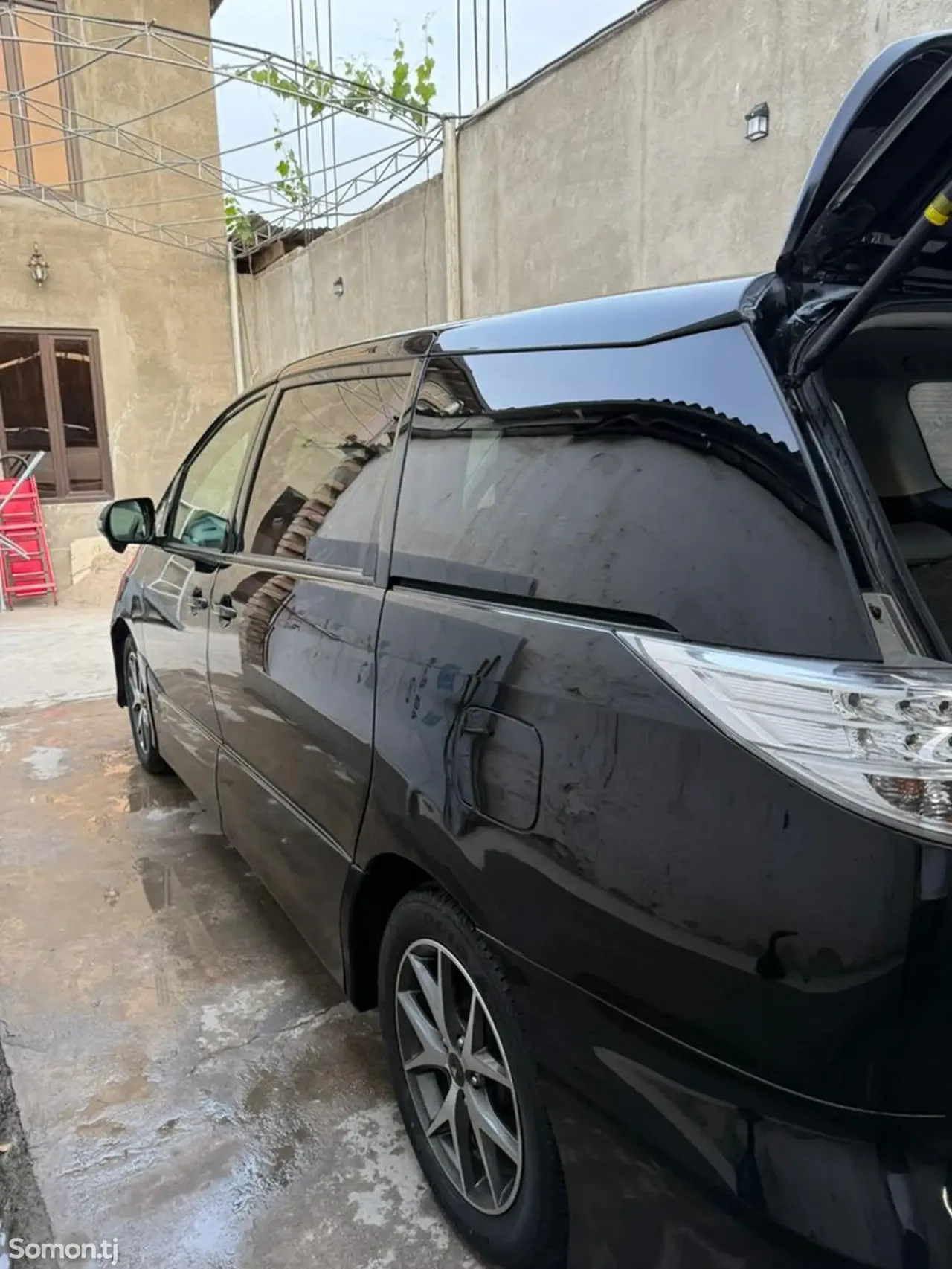 Toyota Estima 2014 · 2.4 AT