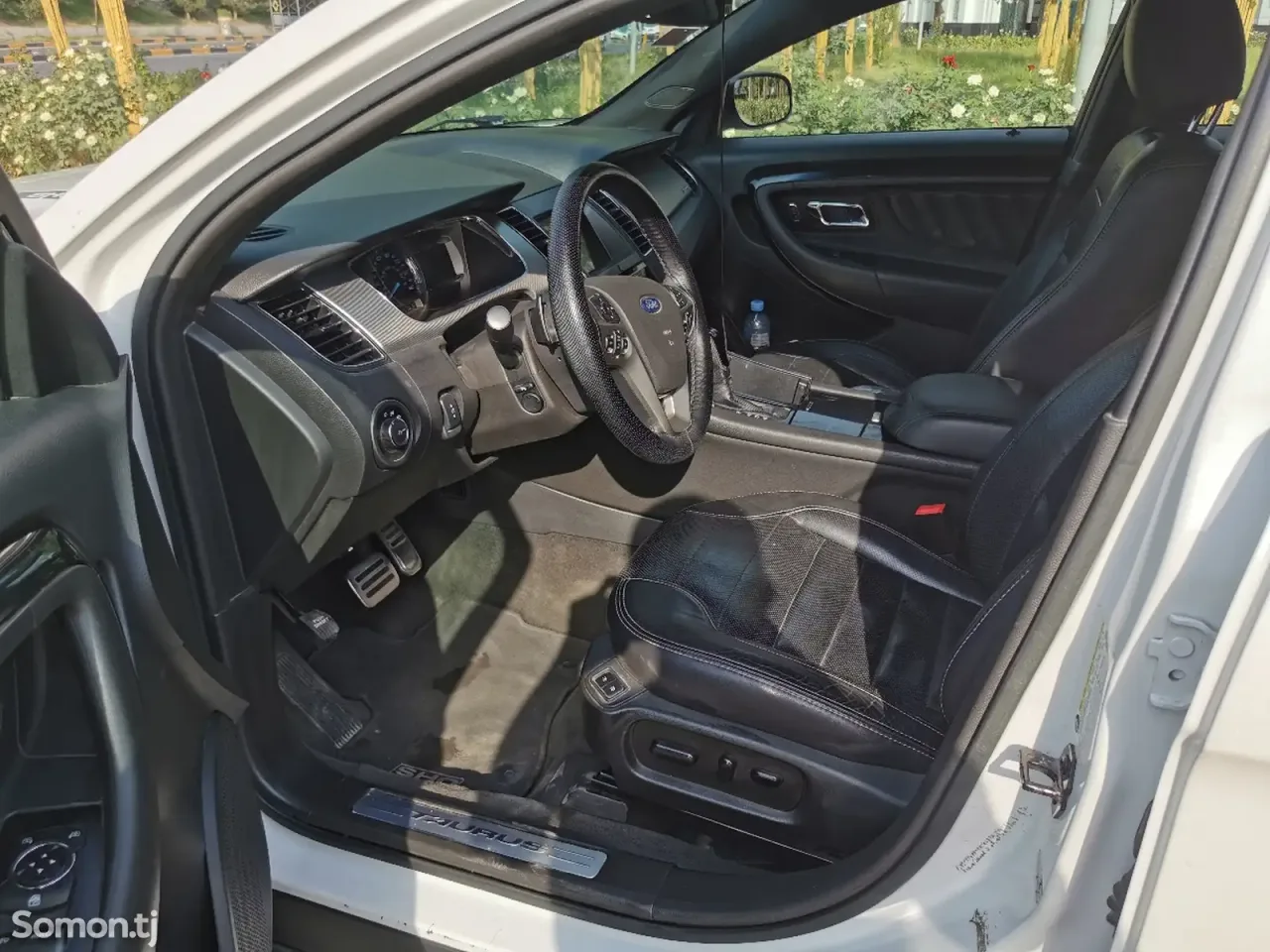 Ford Taurus 2017 · 3.5 AT