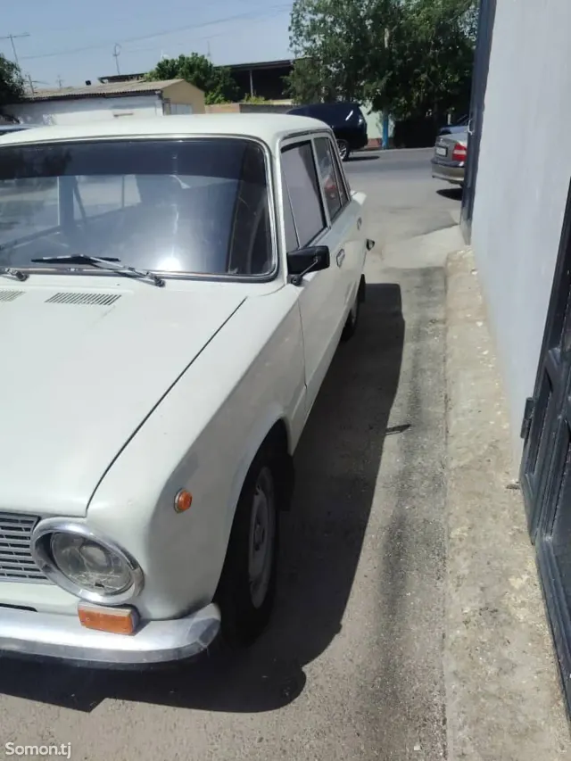 Lada (ВАЗ) 2101 1986 · 1.5 MT