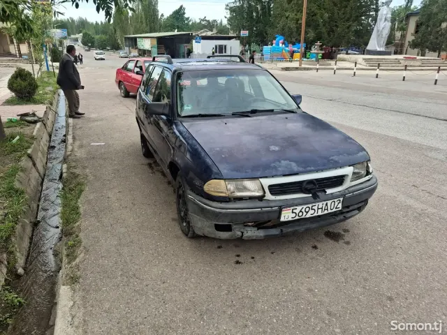 Opel Astra F 1994 · 1.6 MT