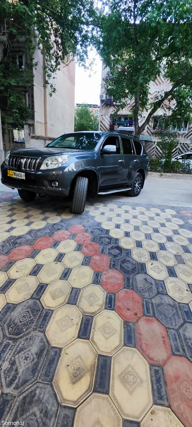 Toyota Land Cruiser Prado 2012 · 4.0 AT