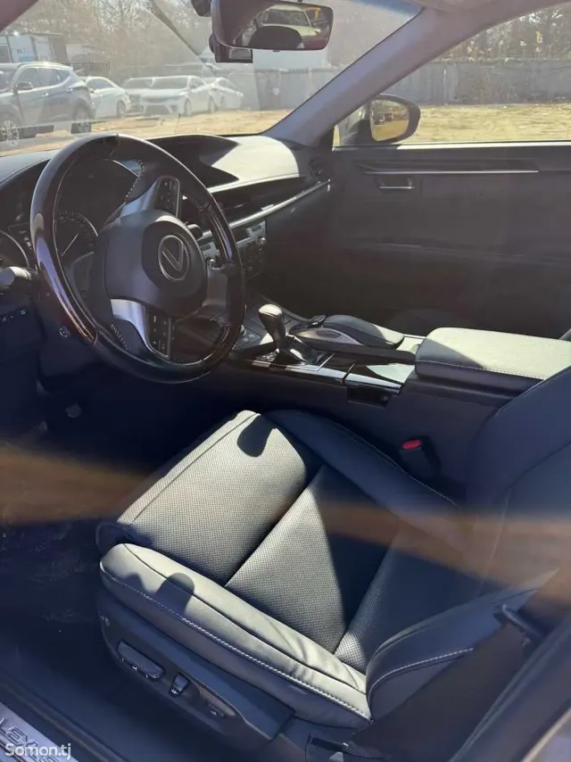 Lexus ES series 2016 · 3.0 AT