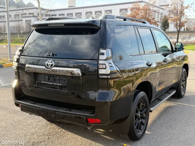 Toyota Land Cruiser Prado 2022 · 3.0 AT