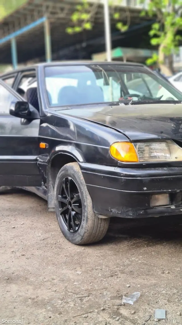 Lada (ВАЗ) 2115 2005 · 1.6 MT