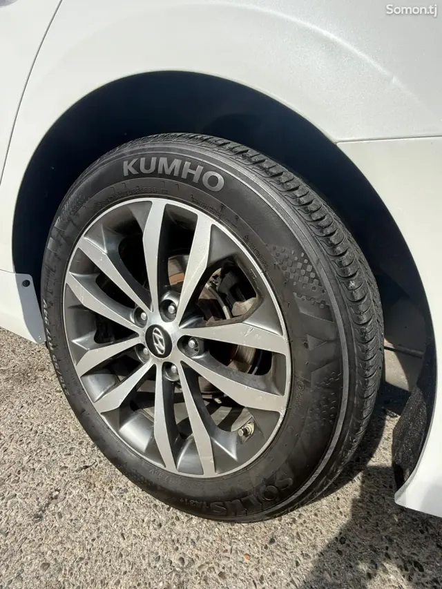 Hyundai Grandeur 2012 · 2.4 AT