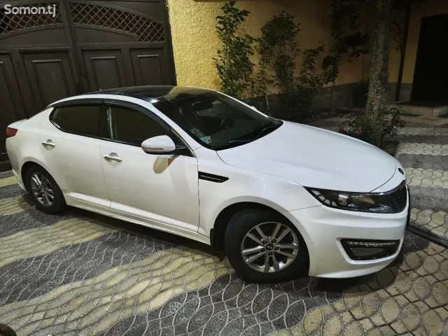 Kia K5 2011 · 2.0 AT