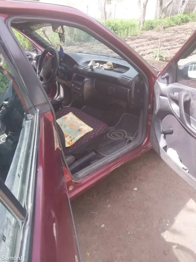 Opel Astra F 1997 · 1.6 MT