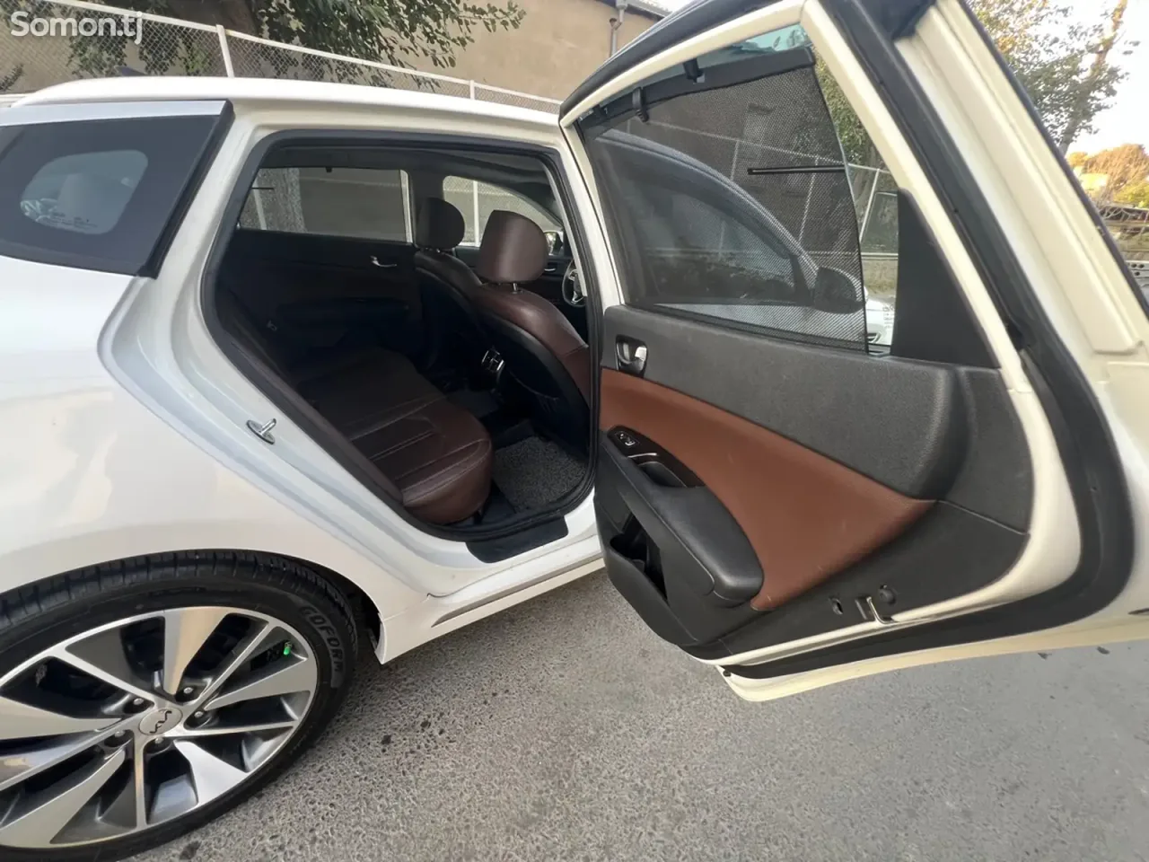 Kia K5 2016 · 1.7 AT