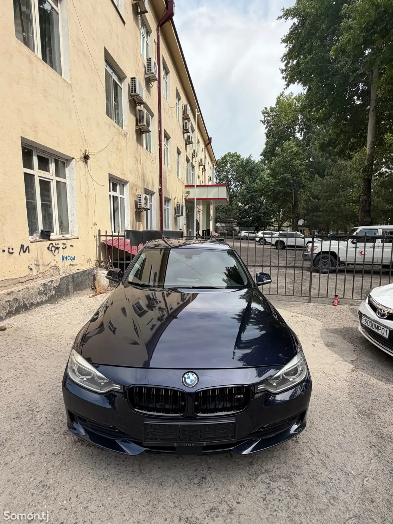 BMW 3 series 2013 · 2.0 AT