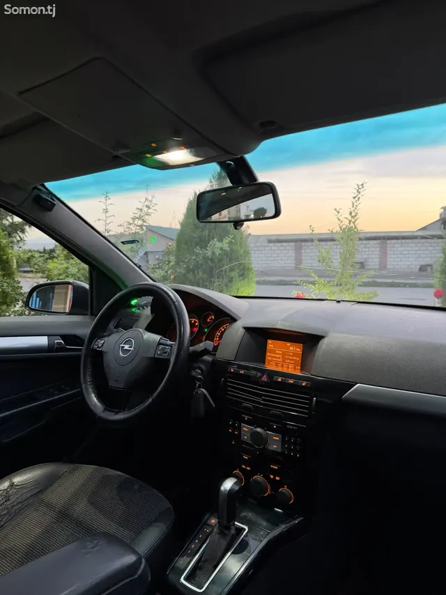 Opel Astra H 2008 · 1.8 AT
