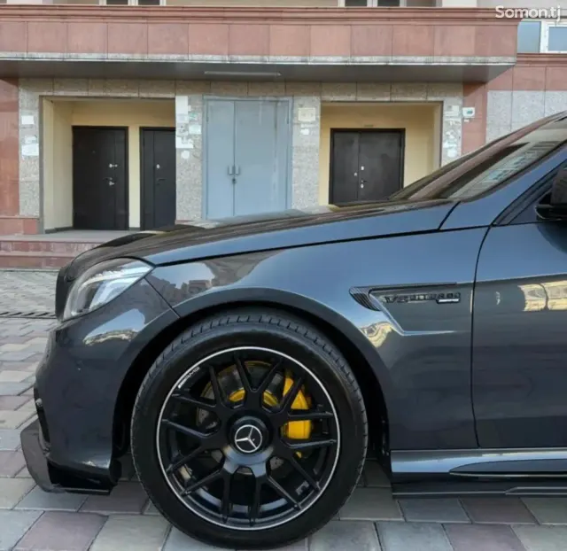 Mercedes-Benz E class 2010 · 3.5 AT