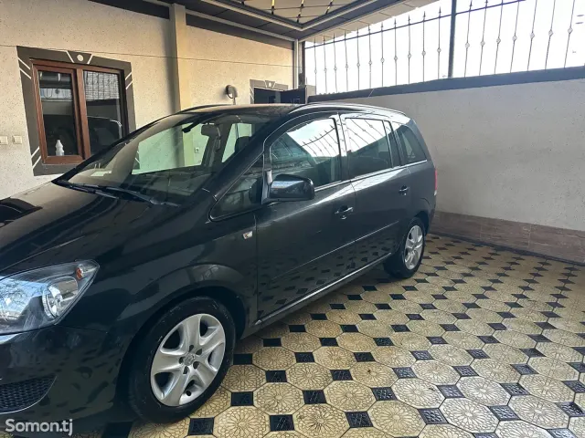 Opel Zafira 2014 · 1.7 MT