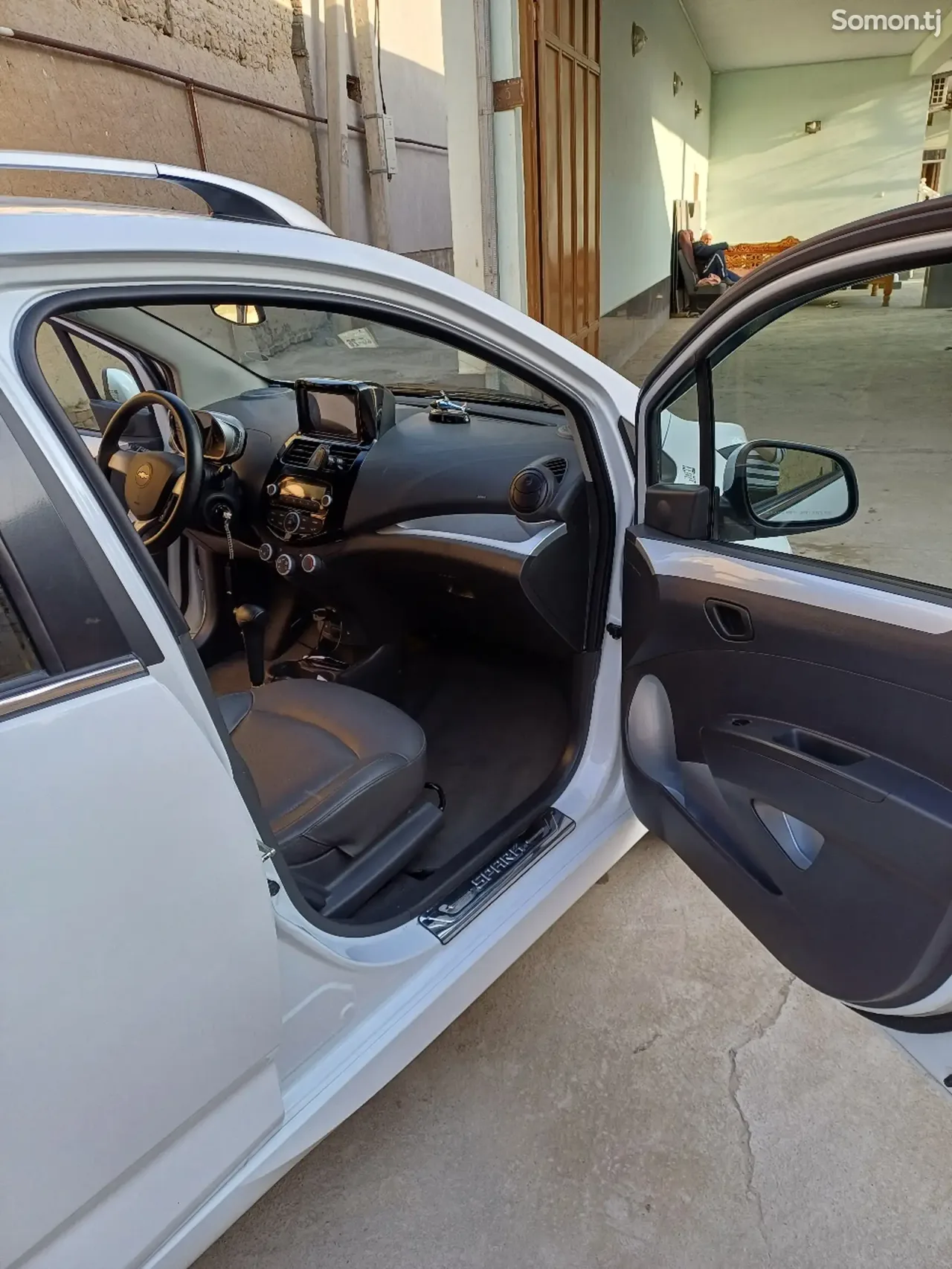 Chevrolet Spark 2014 · 1.0 AT