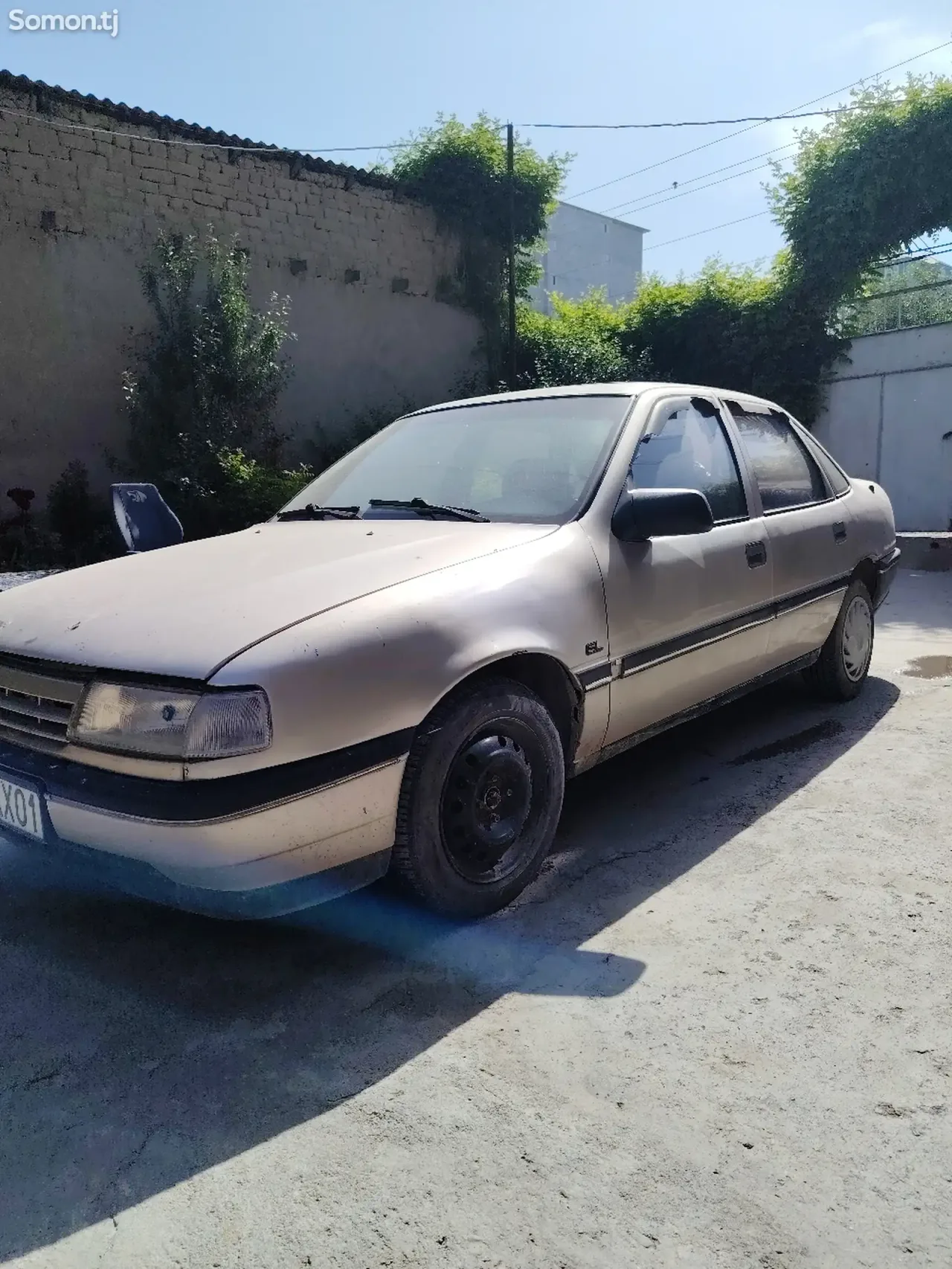 Opel Vectra A 1990 · 1.8 MT