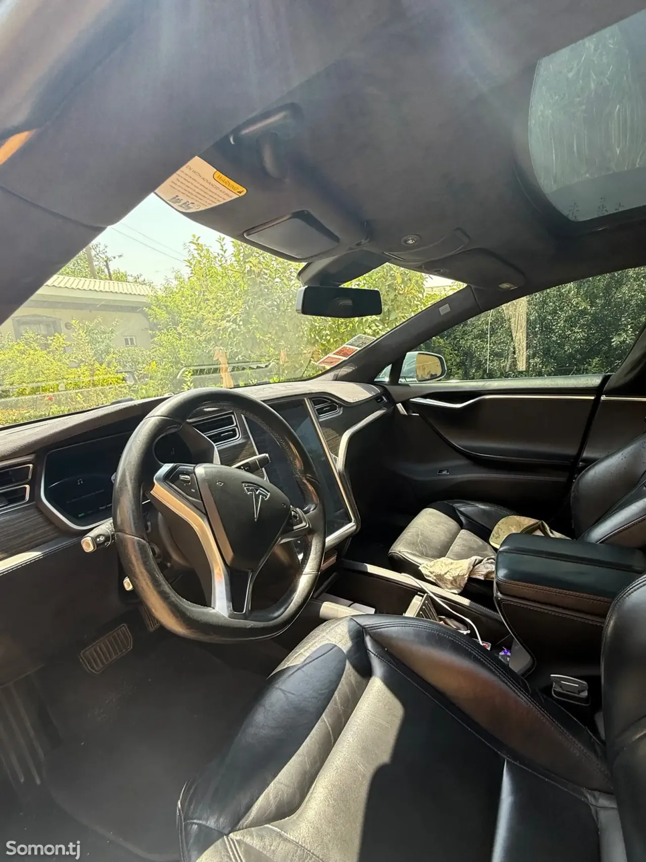 Tesla Model S 2015 · AT