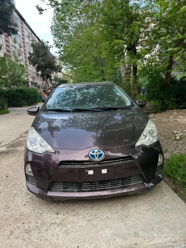 Toyota Aqua 2014 · 1.5 AT