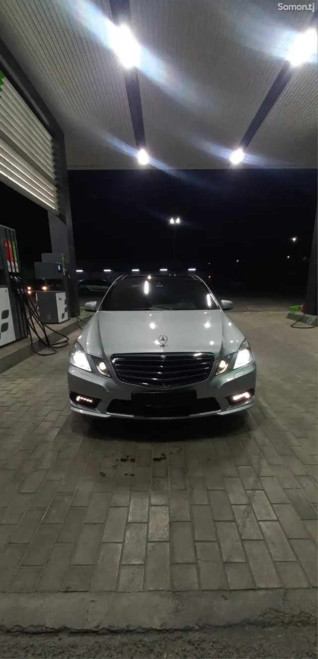 Mercedes-Benz E class 2010 · 3.5 AT