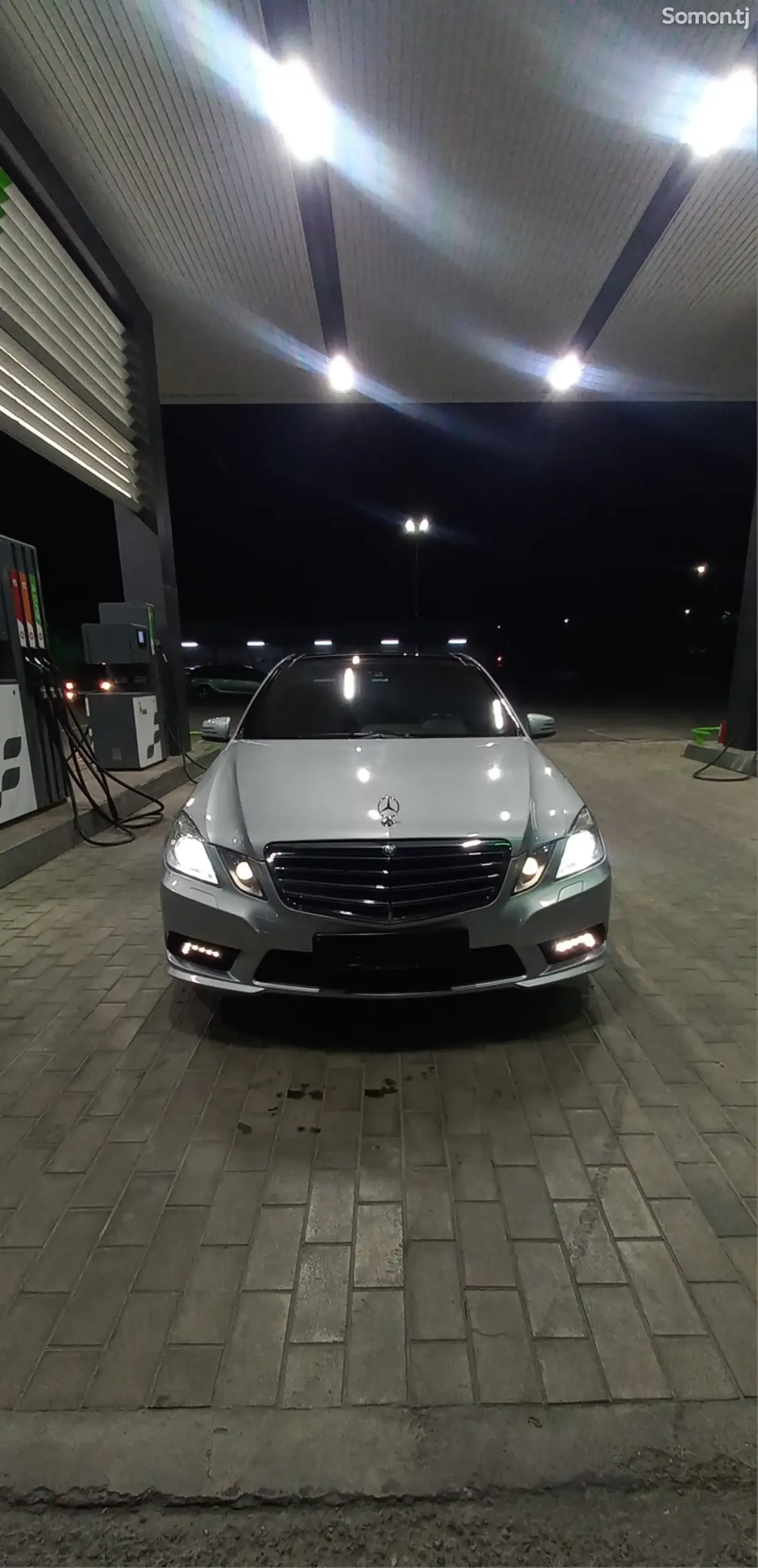 Mercedes-Benz E class 2010 · 3.5 AT
